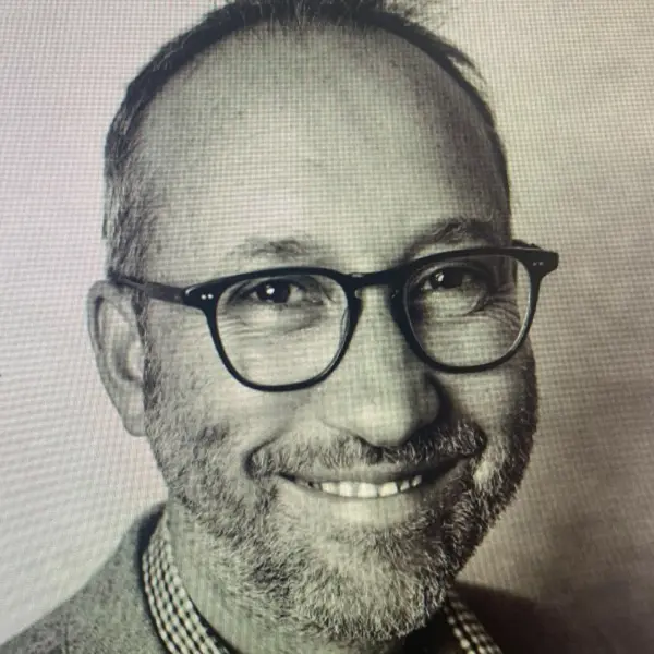 Dr Neil Manttan